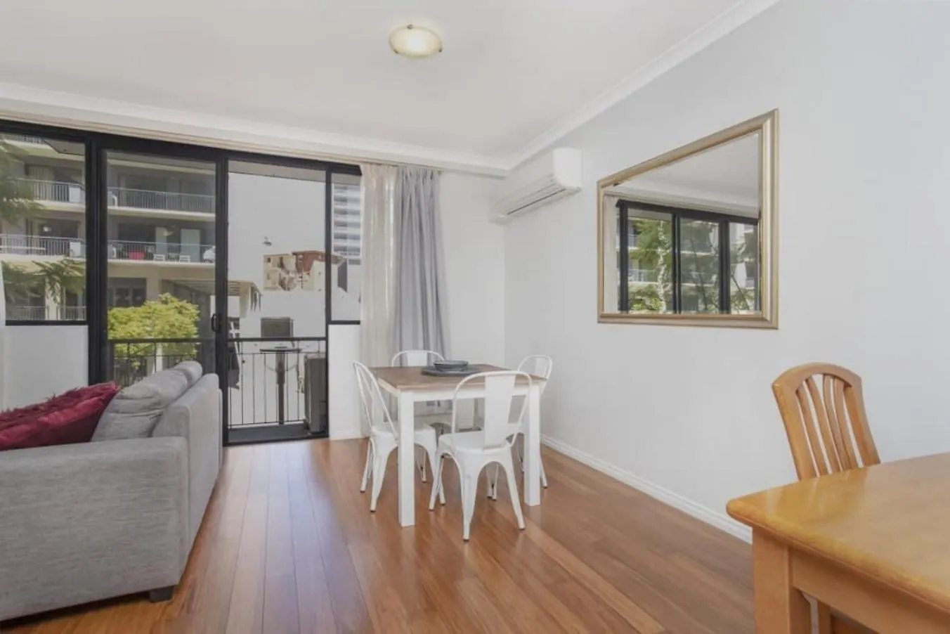 6 Executive Eastside Parking & Pool Lejlighed Perth 0*,